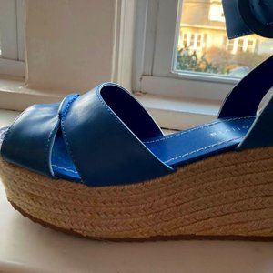 Alice + Olivia Roberta Wedge Umbrella Blue Espadrilles Sandals size 37 like new